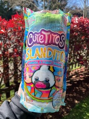 NWT Pineapple Scented Cutetitos Islanditos Hippo